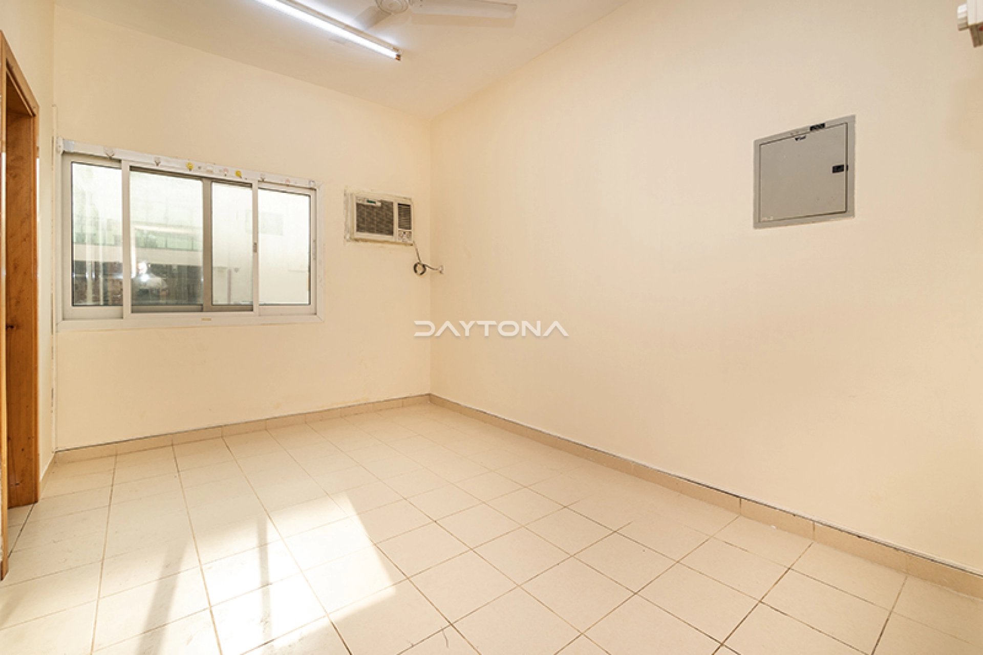CLOSE TO SHARAF DG METRO STATION | FAMILY STUDIO IN AL HAMRIYA