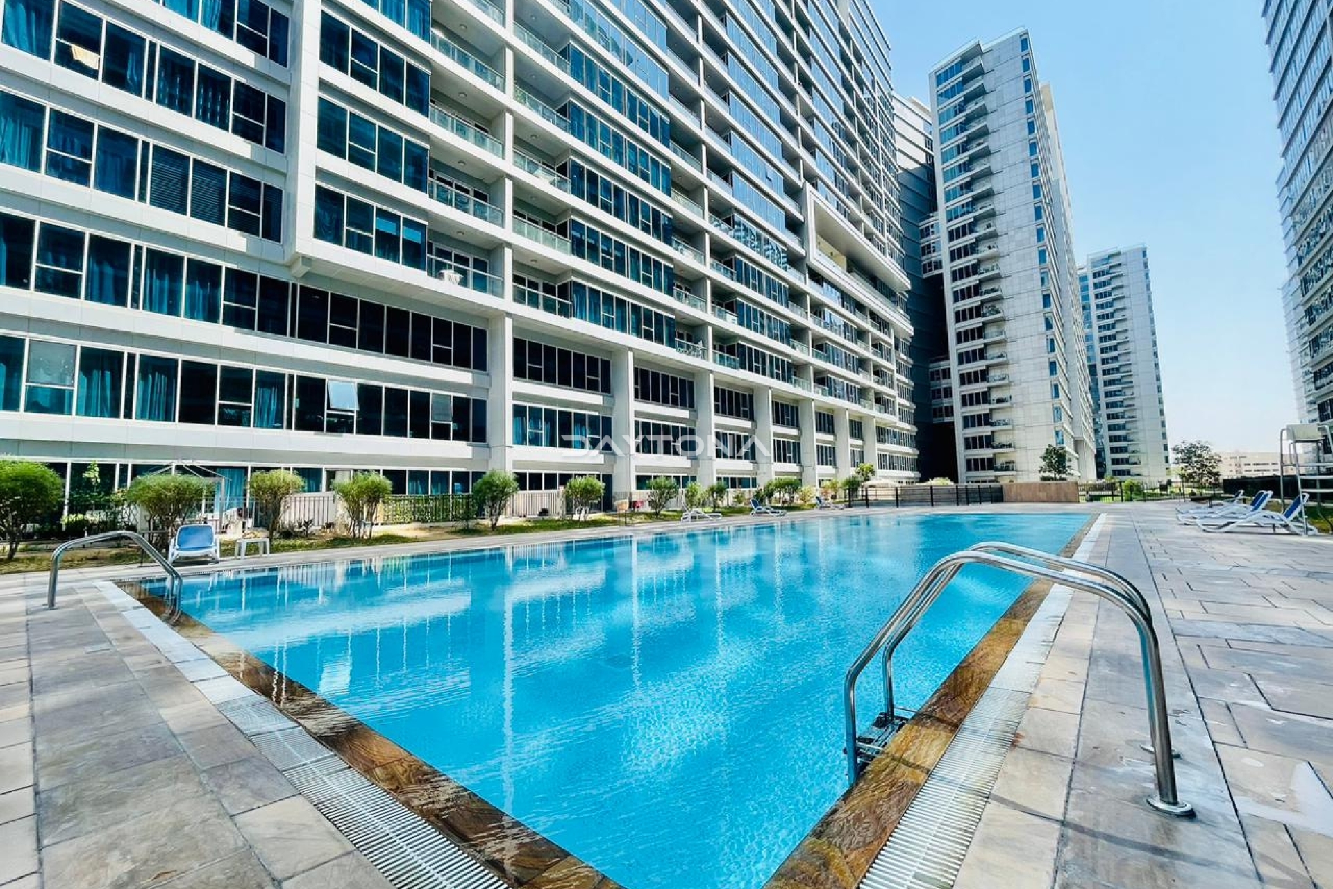 HIGH FLOOR l COMMUNITY VIEW l VACANT