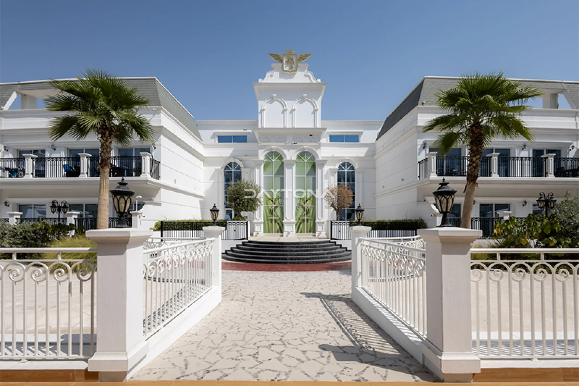 RESORT LIVING l LUXURY APARTMENT l READY TO MOVE