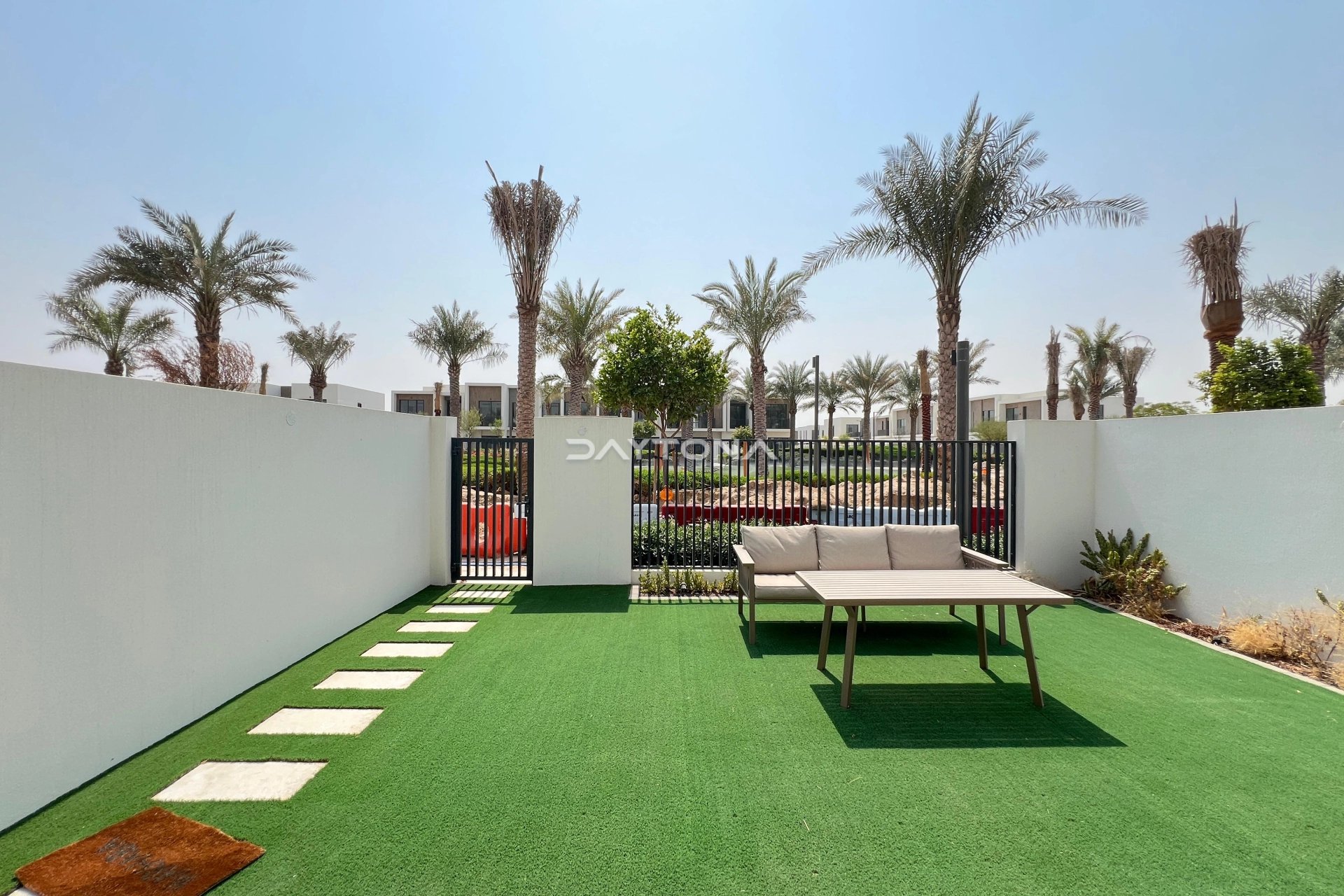 PARK VIEW | KITCHEN WITH APPLIANCES | MODERN COMMUNITY