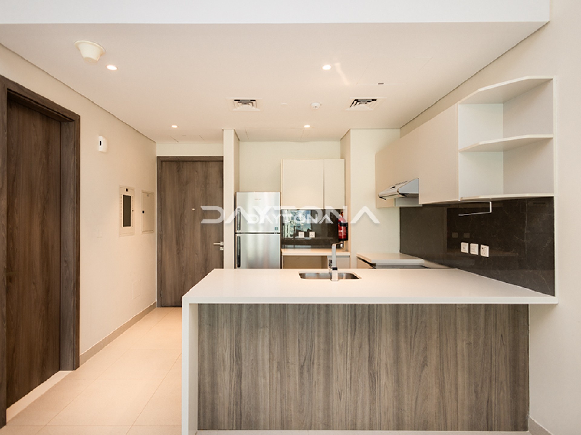 PRIME LOCATION | LUXURIOUS | VACANT