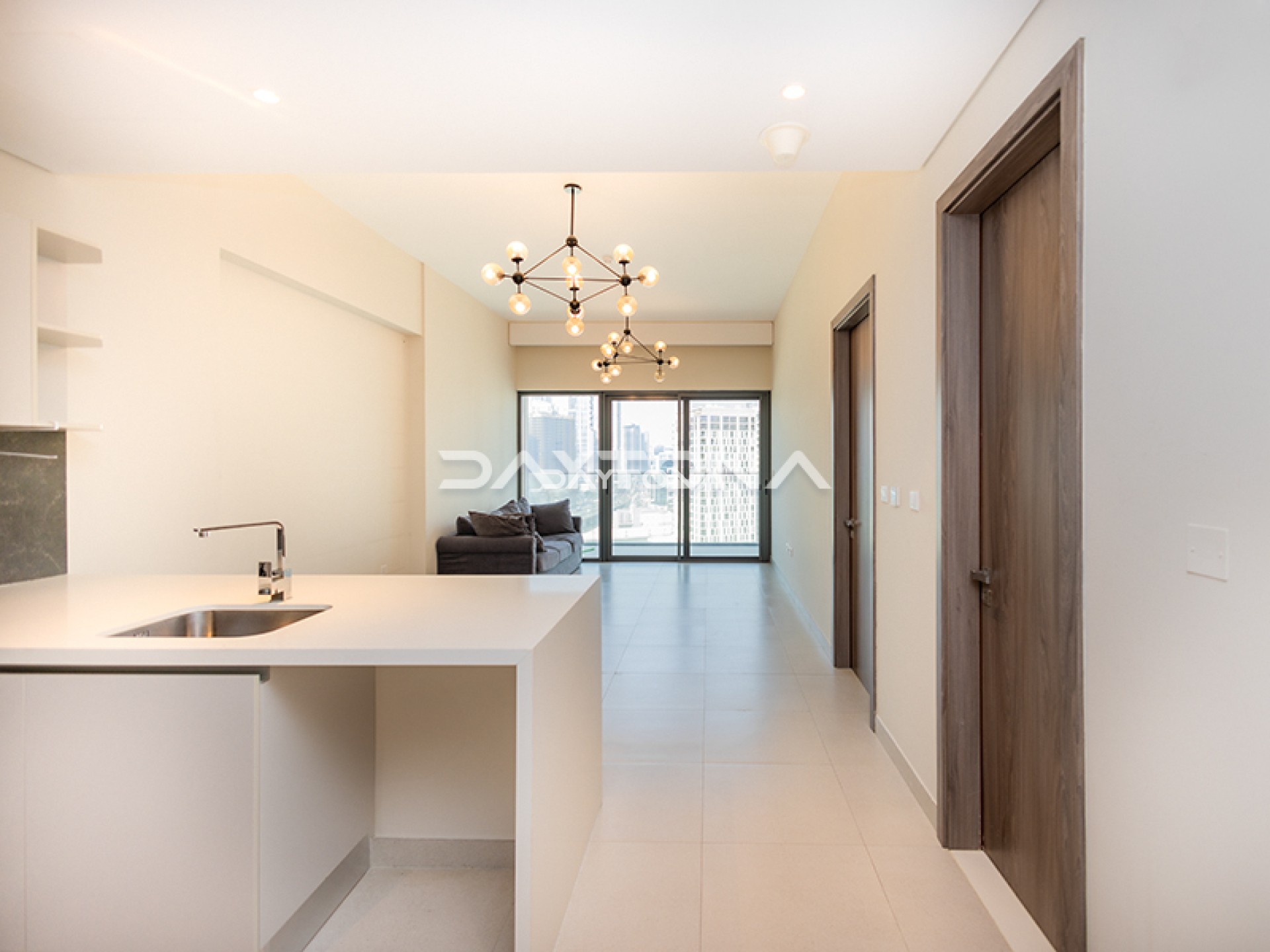 PRIME LOCATION | LUXURIOUS | VACANT