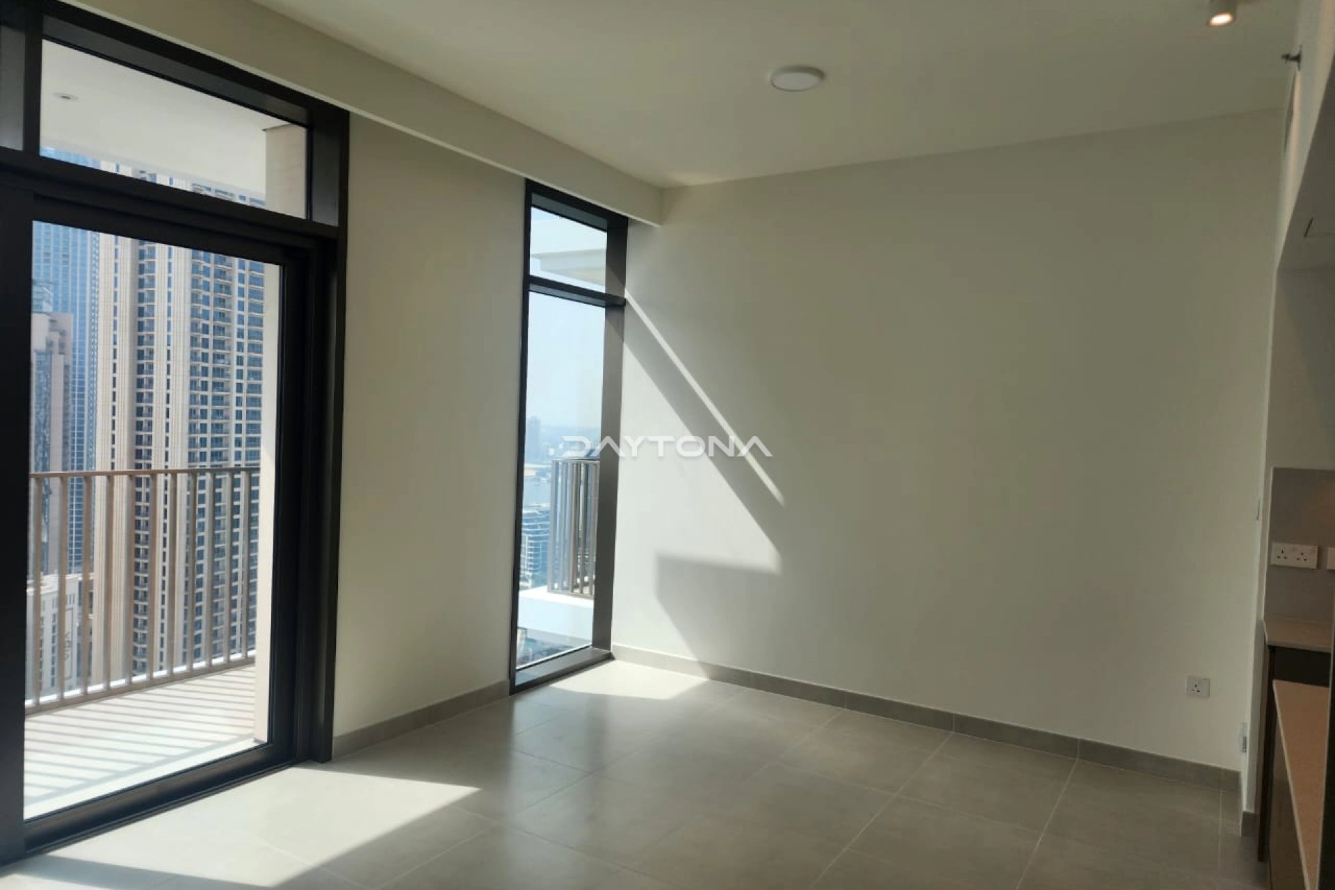LUXURIOUS UNIT | BRAND NEW | TOP FLOOR