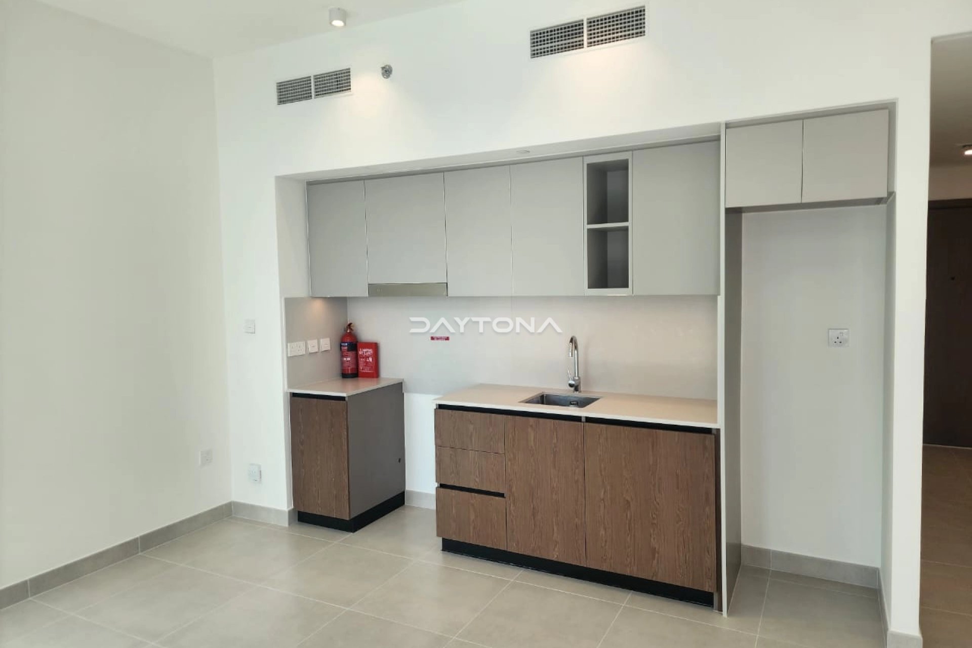 LUXURIOUS UNIT | BRAND NEW | TOP FLOOR