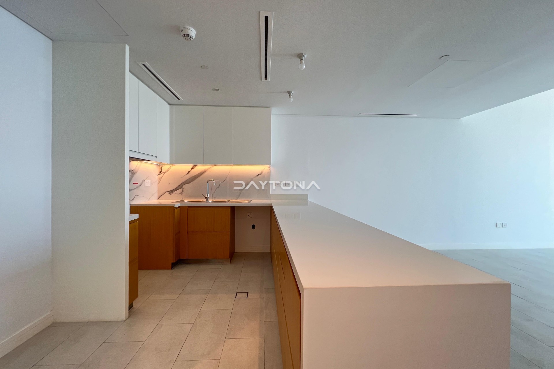 LUXURIOUS LIVING | SEA VIEW | READY TO MOVE IN | HIGH FLOOR