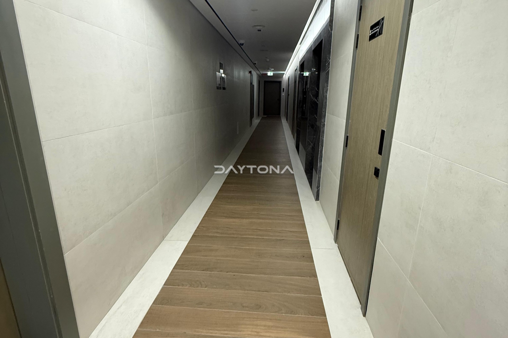 SPACIOU LAYOUT | BRAND NEW | CLOSED KITCHEN | READY TO MOVE