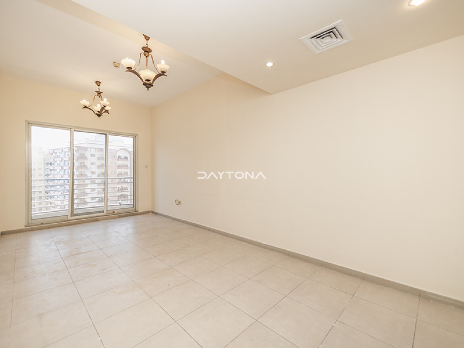 FAMILY BUILDING | 3 BHK AVAILABLE | 10 MINS TO STADIUM METRO