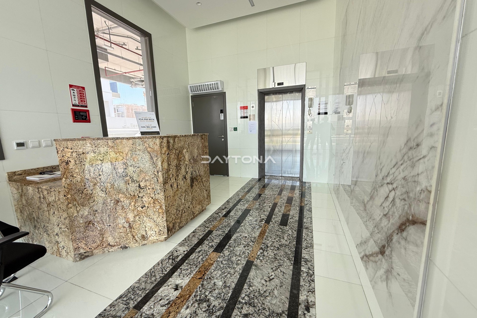 SPACIOUS LAYOUT | READY TO MOVE IN | CLOSED PARKING