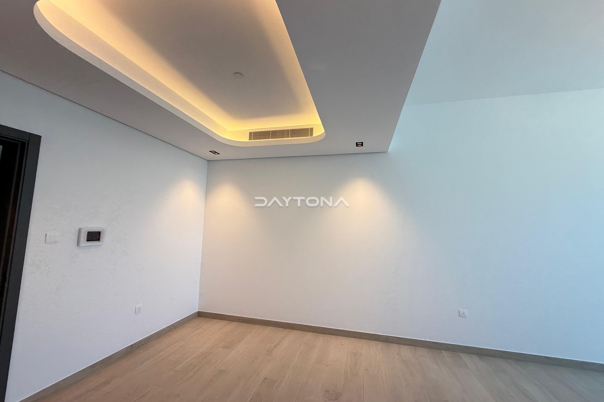 SPACIOU LAYOUT | BRAND NEW | CLOSED KITCHEN | READY TO MOVE