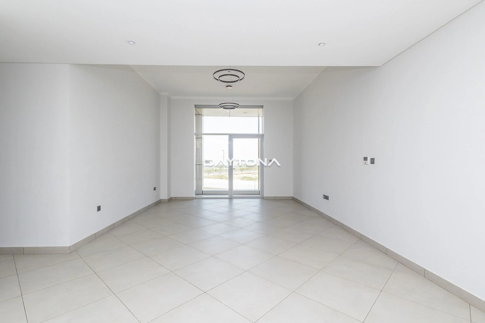 VACANT l SPACIOUS 2ED+MAID | CLOSED KITCHEN
