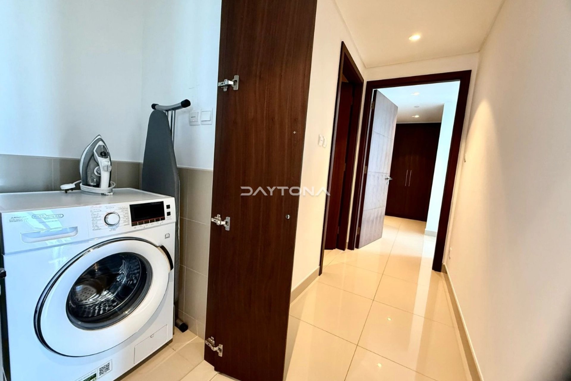 BURJ VIEW | FULLY FURNISHED | 4 CHEQUES | HIGH FLOOR