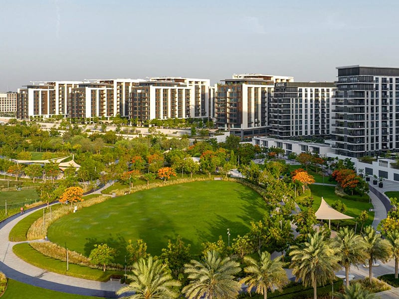 Golf Hillside by Emaar Properties represents a distinguished addition to Dubai Hills Estate, offering 1 to 3-bedroom apartments with awe-inspiring views of the Dubai Hills Golf Course and the city skyline. Each apartment is designed with expansive layouts and finishes of the highest quality, allowing natural light to fill the interiors and create a warm, welcoming atmosphere. Set in the very heart of Dubai Hills, Golf Hillside provides residents with effortless access to Dubai Hills Mall, the Golf Club and vast, open parks, while maintaining excellent connectivity to Downtown Dubai and Dubai Marina. Its prime location places every urban convenience within easy reach, while still offering a peaceful retreat from the city’s fast-paced lifestyle. This development is the perfect embodiment of modern living seamlessly combined with the calming presence of nature. It harmoniously blends the convenience of urban life with expansive, serene surroundings, offering a refuge from the hustle and bustle of city life. The range of amenities available is designed to enhance well-being and leisure, including a fully equipped gymnasium, a dedicated children’s play area, a versatile multipurpose room and an elevated podium deck with a swimming pool. Starting at AED 1.47M, Golf Hillside offers an attractive 80/20 payment plan, with handover scheduled for Q4 2028.