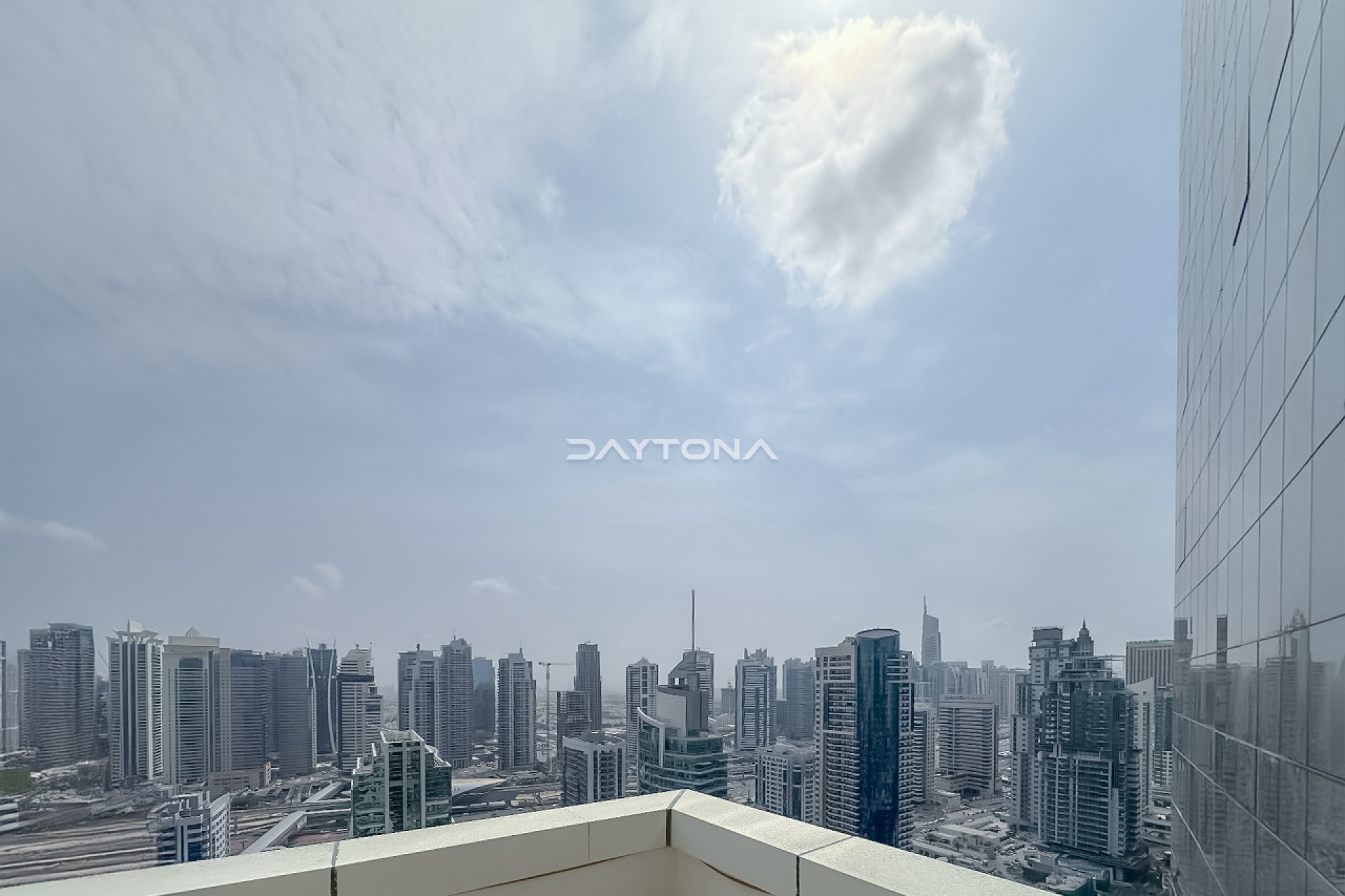 SPACIOUS 3BR | TOP AMENITIES | PRIME LOCATION | READY