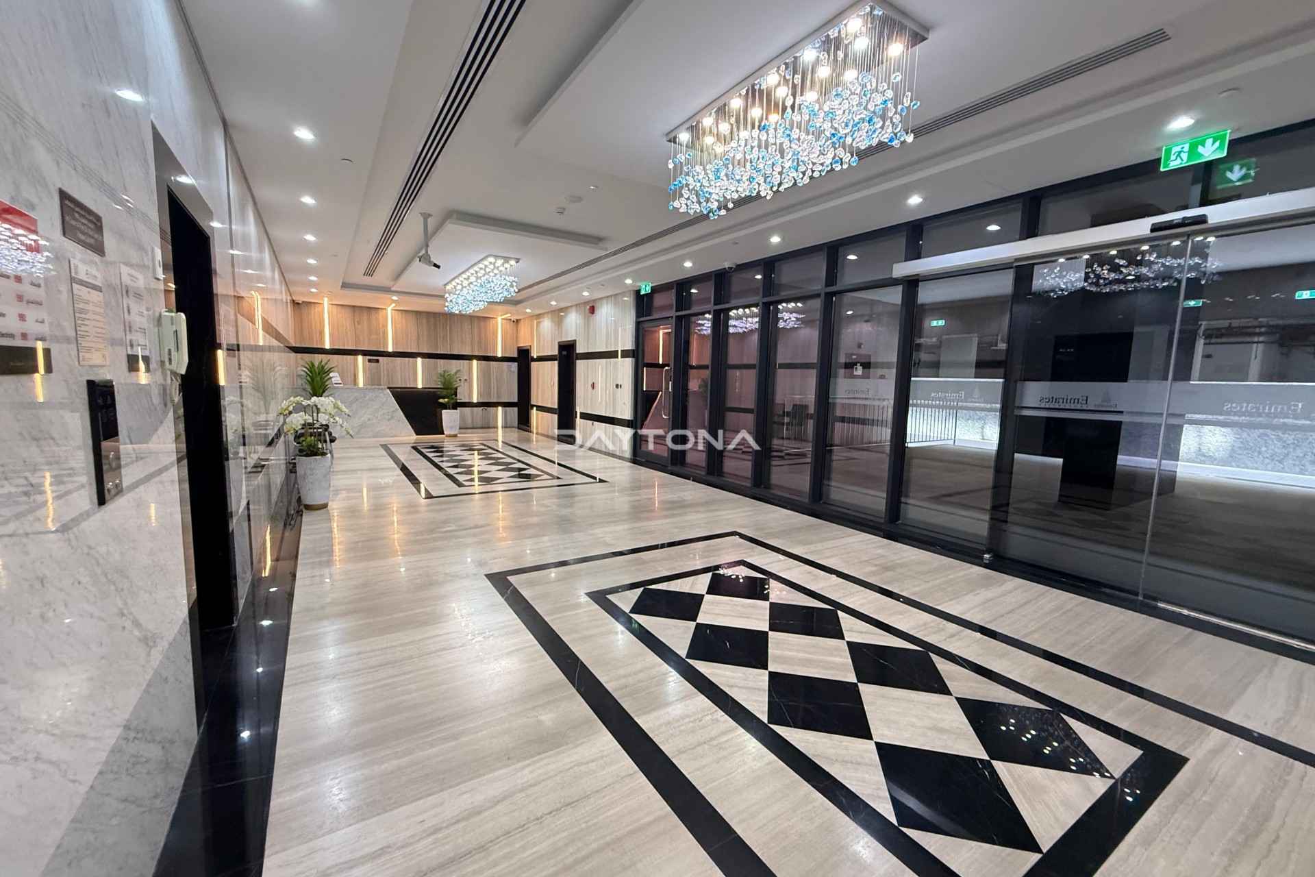SPACIOUS LAYOUT | READY TO MOVE IN | CLOSED PARKING