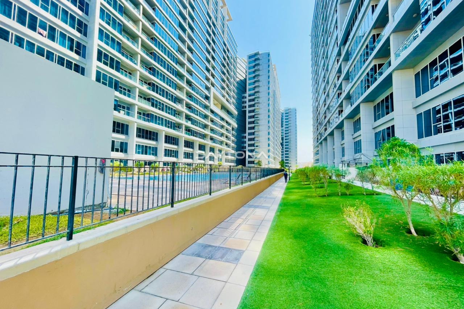 HIGH FLOOR l COMMUNITY VIEW l VACANT