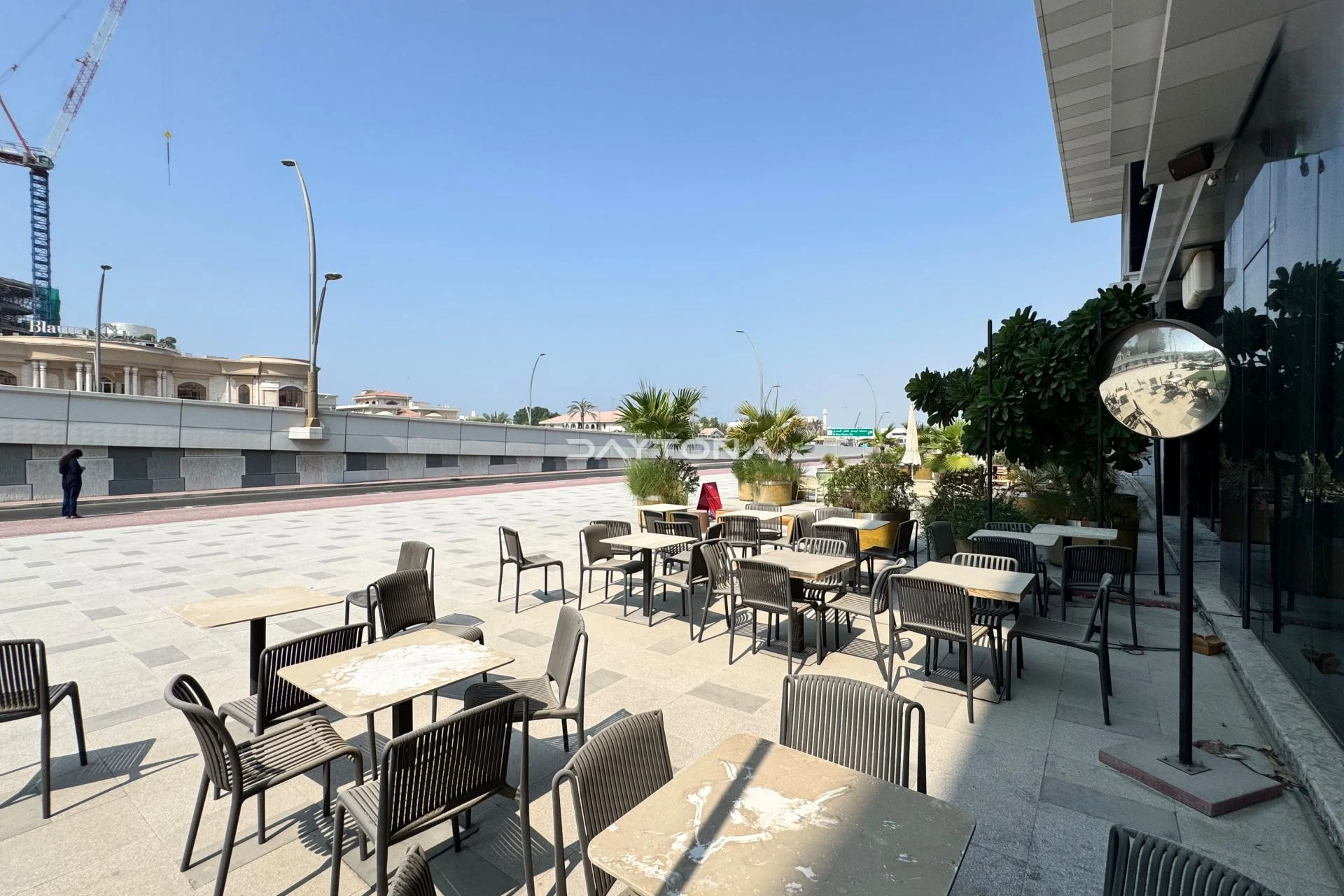 FITTED SHOP l AL WASL l NEXT TO CANAL & PARK