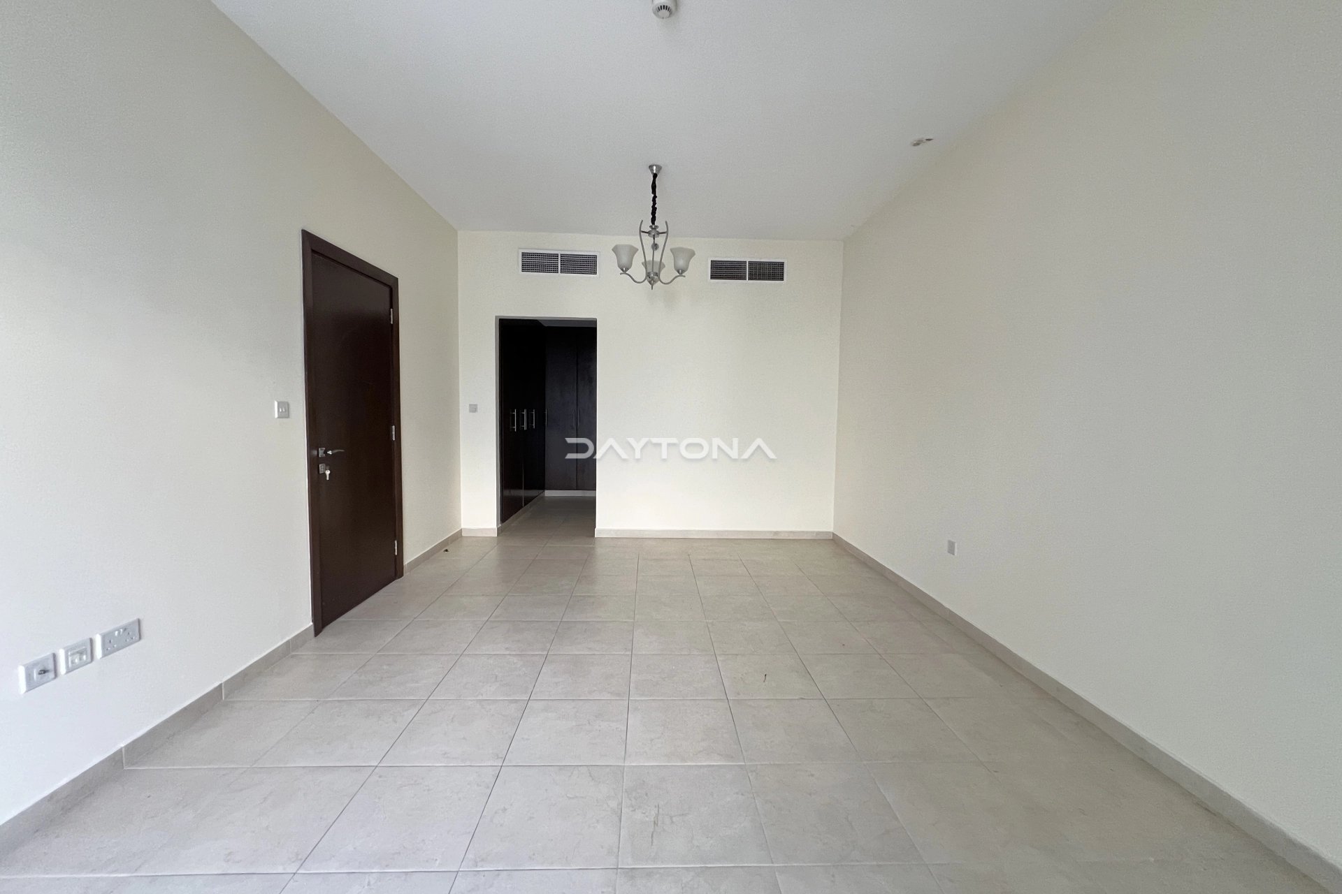 MASTER SIZE LAYOUT | READY TO MOVE | 1 BED FOR SALE